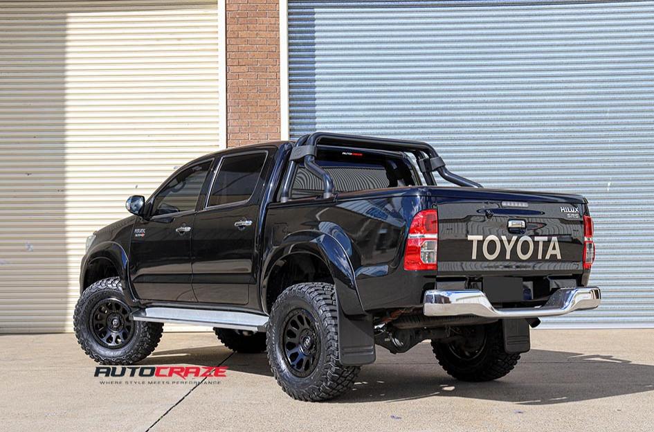 TOYOTA HILUX N70 4WD VAPOR MATTE BLACK